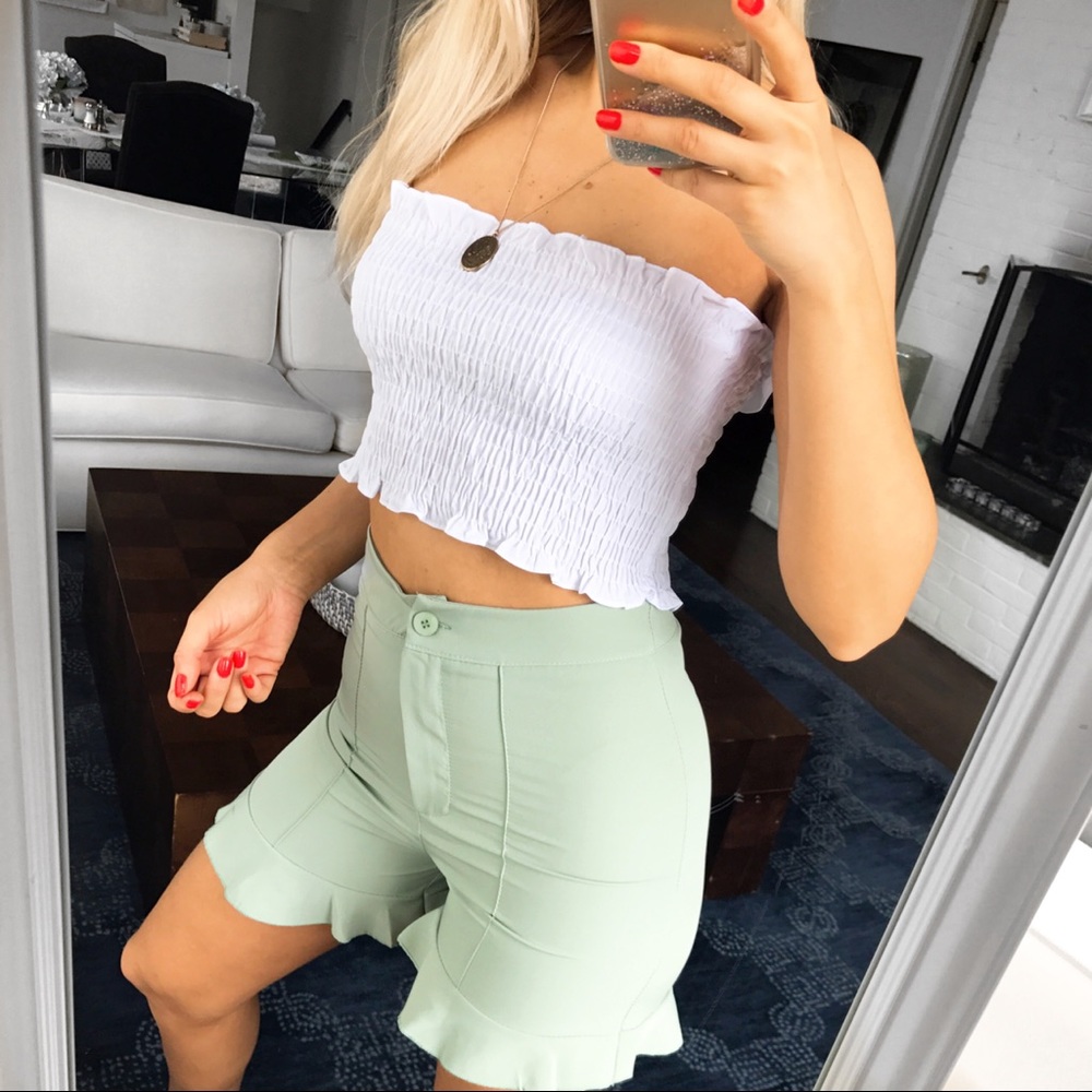 🆕 WHITE SHIRRING BANDEAU TOP! - Picture 3 of 5